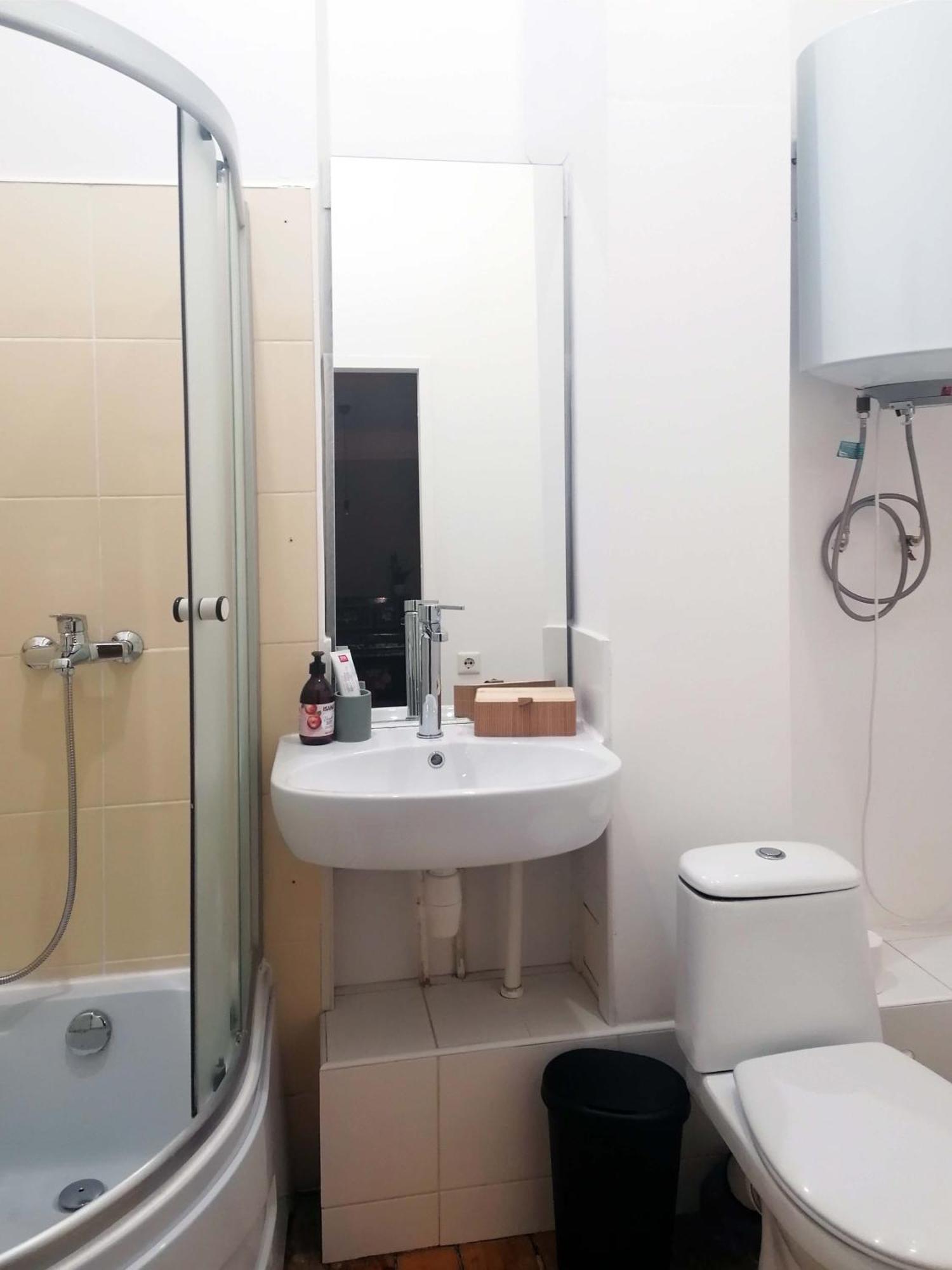 Spacious 75sqm Art Nouveau District Gem Appartement