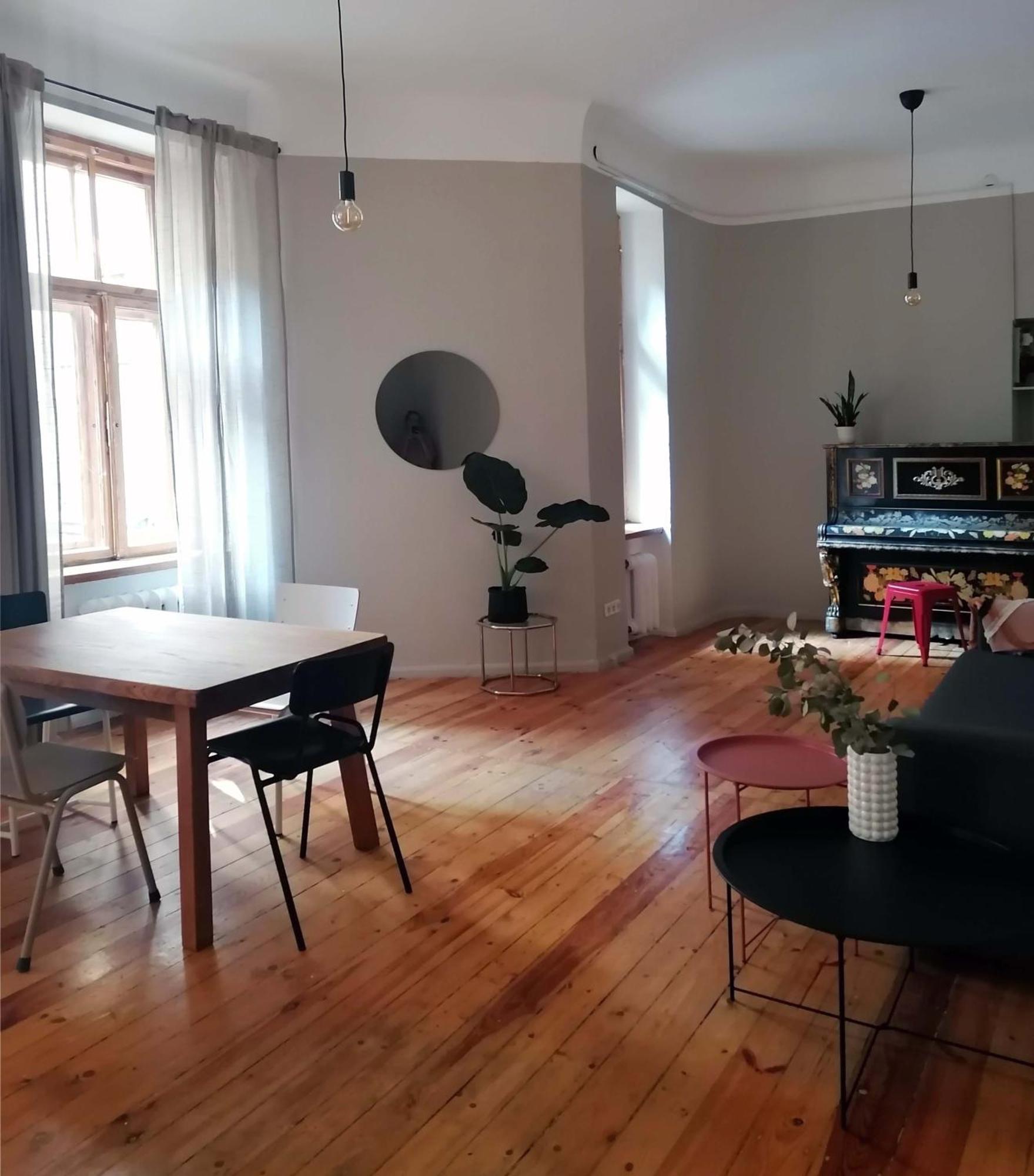 Appartement Spacious 75sqm Art Nouveau District Gem